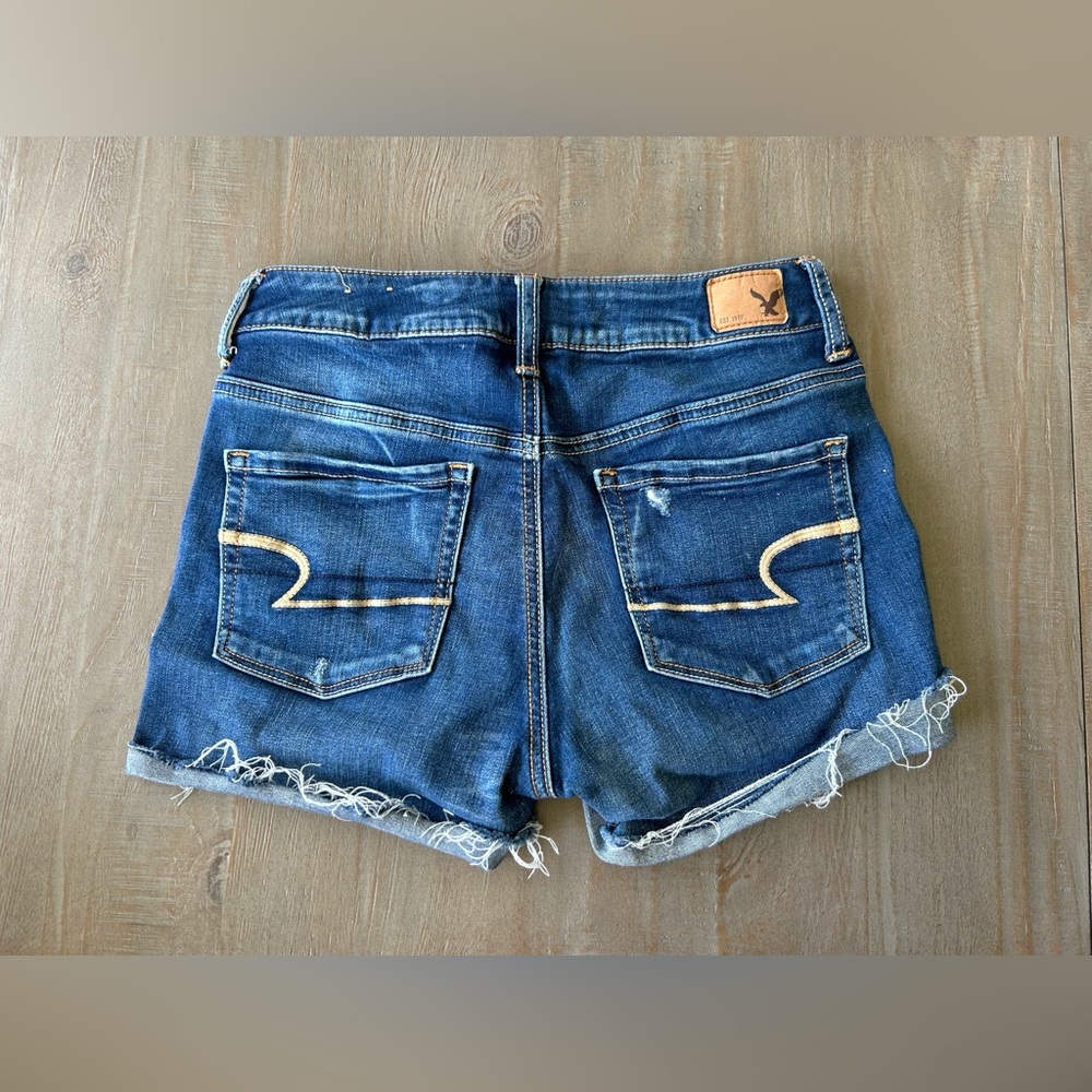 American Eagle short